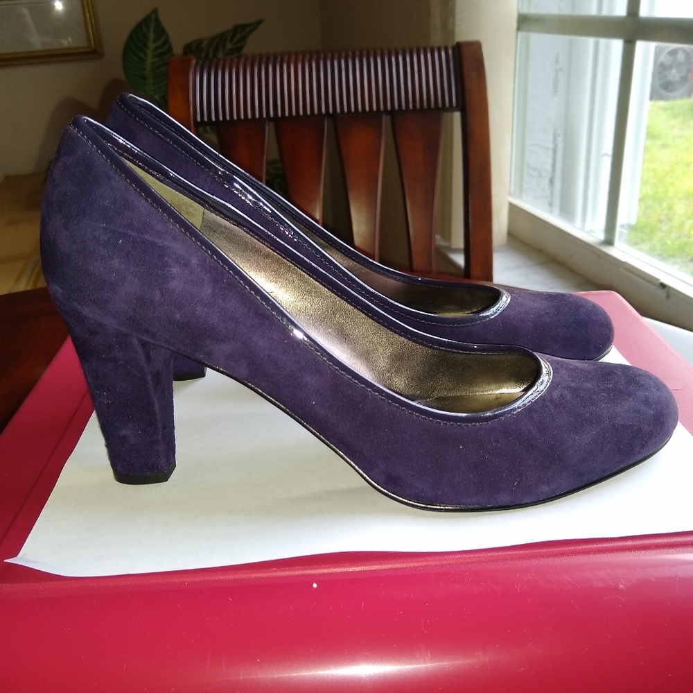Bandolino BDADIVA purple suede pump
